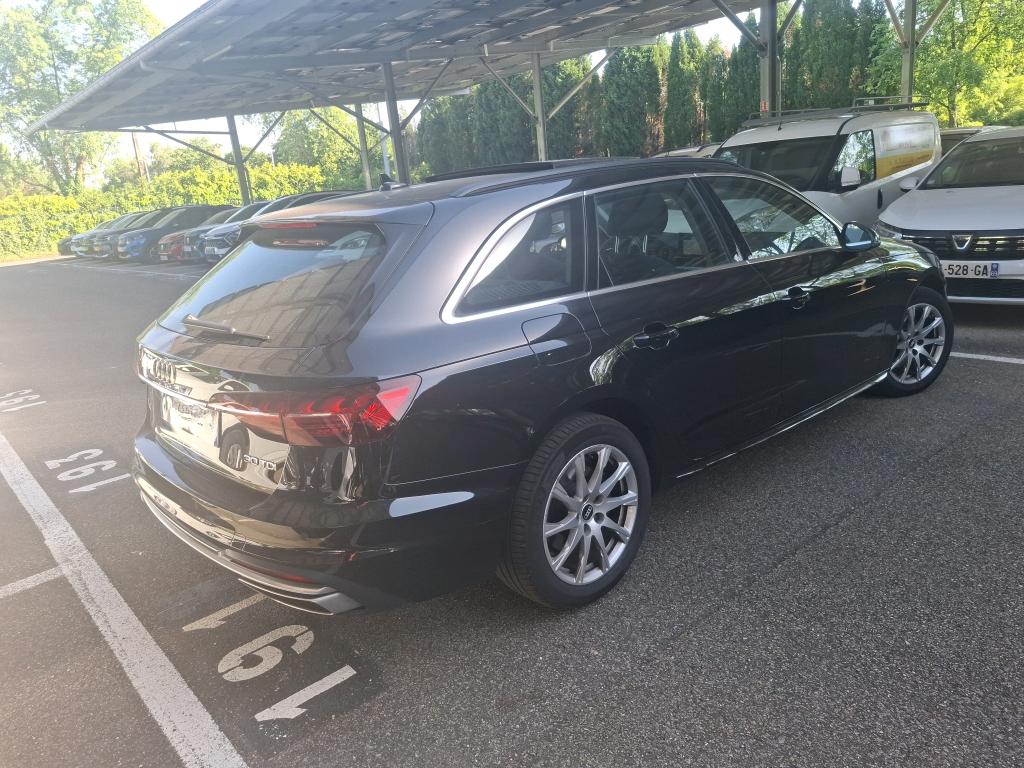 AUDI A4 AVANT 30 TDI 136 S tronic 7 Business Line 2021