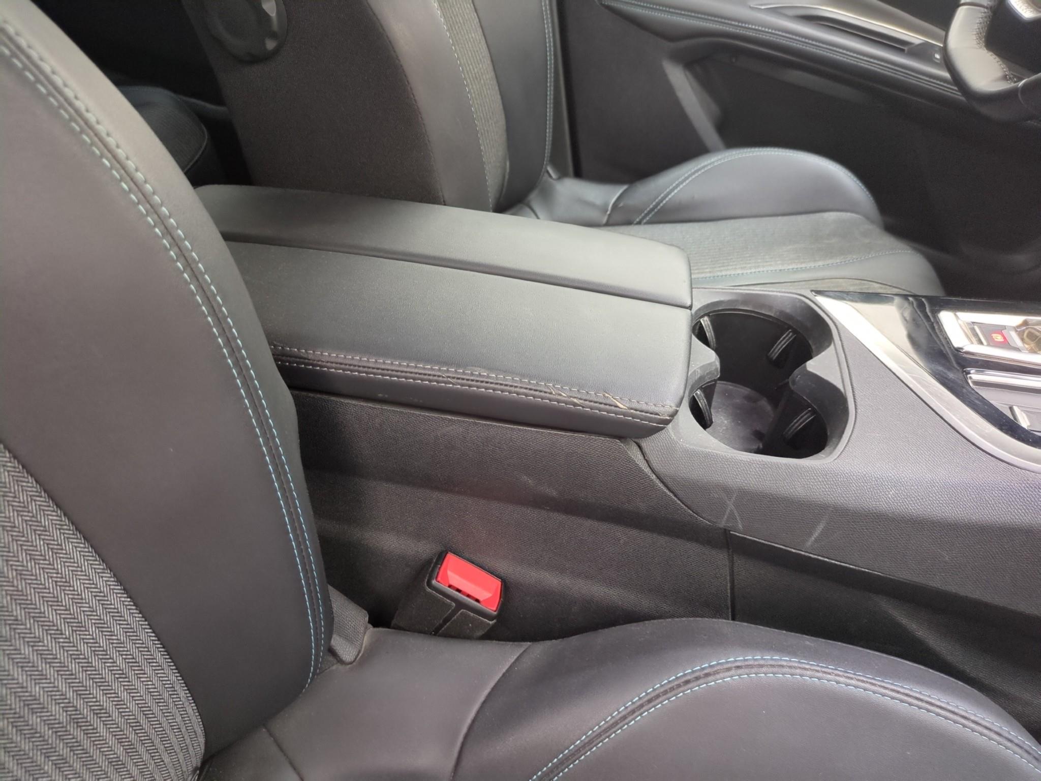 PEUGEOT 3008 Hybrid 225 e-EAT8 Allure Pack 2023