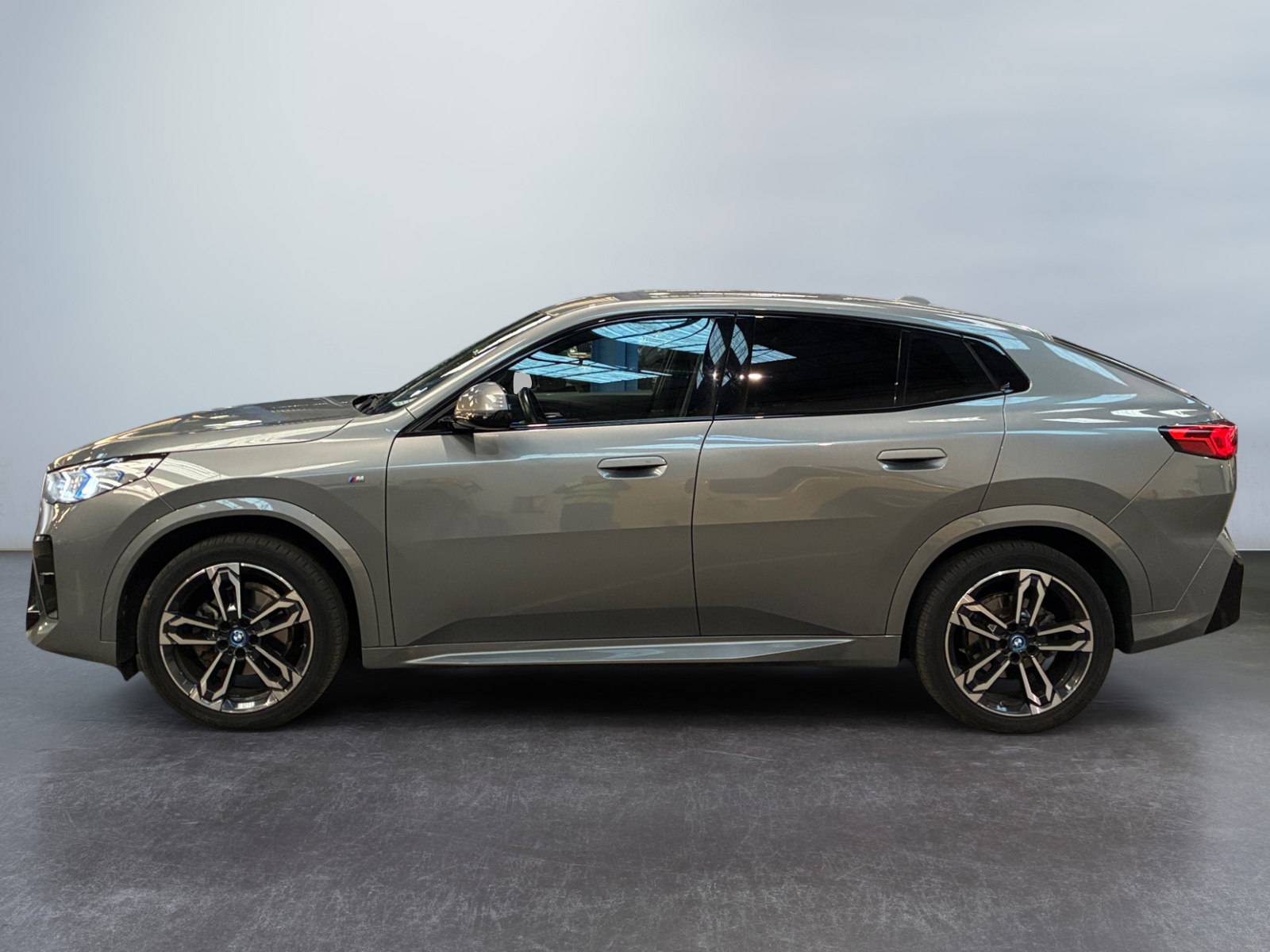 BMW iX2 U10 eDrive20 204ch BVA M Sport 2024