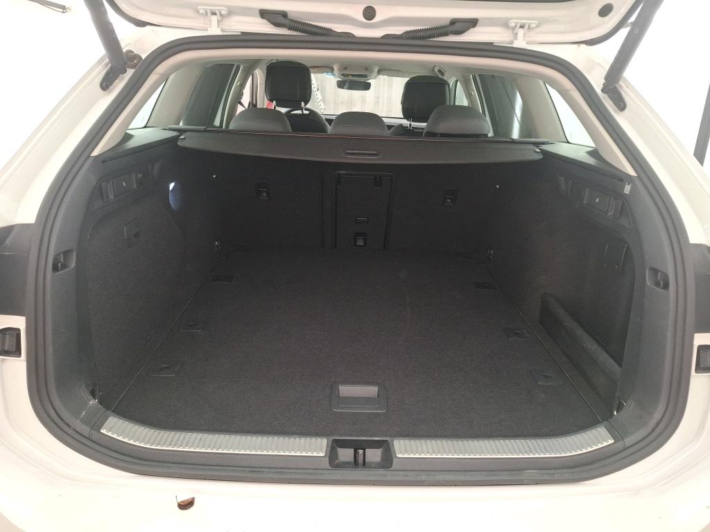 VOLKSWAGEN PASSAT 2.0 TDI EVO SCR 150 DSG7 Life Plus 2025
