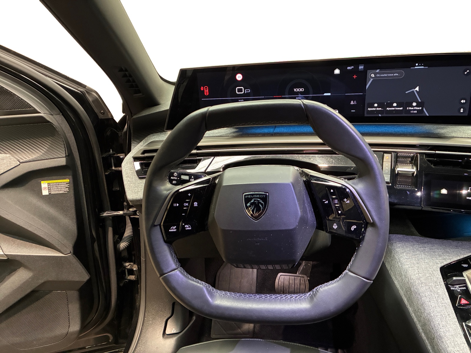 PEUGEOT 3008 Hybrid 136 e-DCS6 Allure 2024