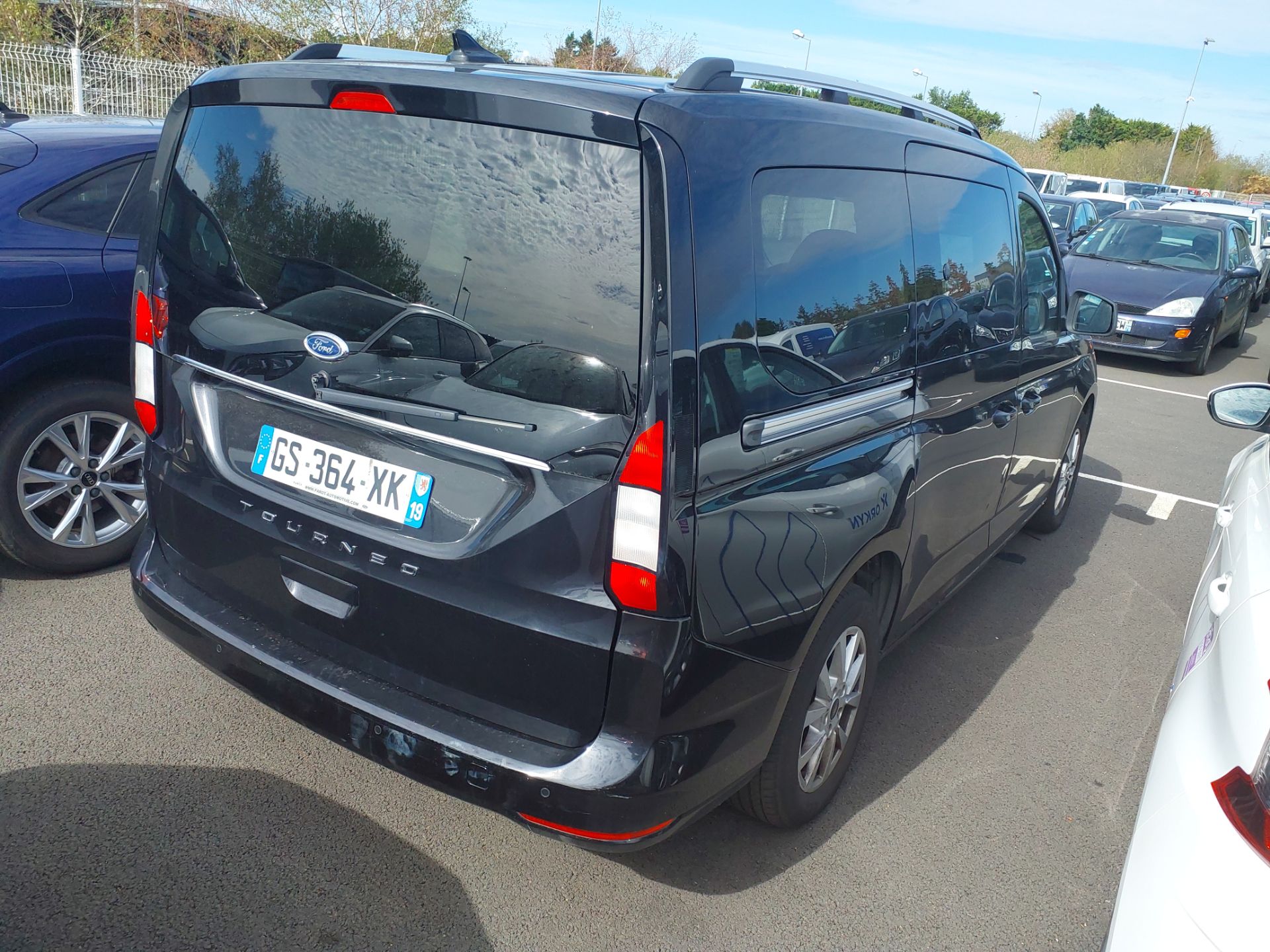 FORD Grand Tourneo 2,0 ECOBLUE 102 CV BVM TITANIUM 2023