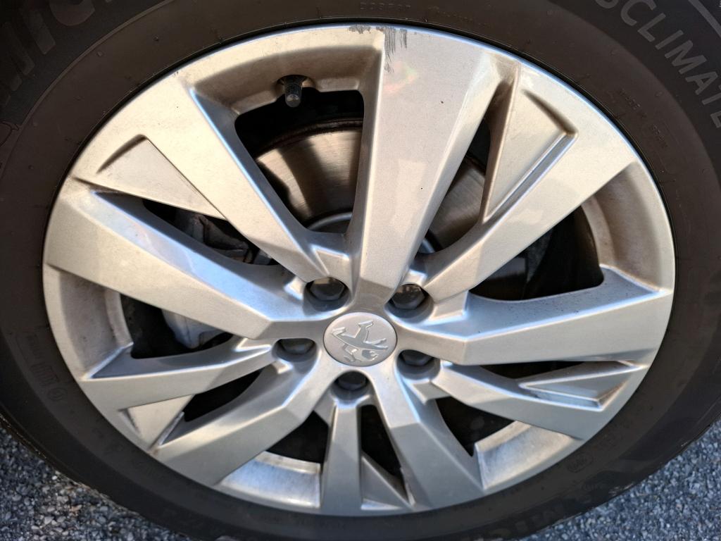 PEUGEOT 5008 Hybrid 136 e-DCS6 Active Pack 2024