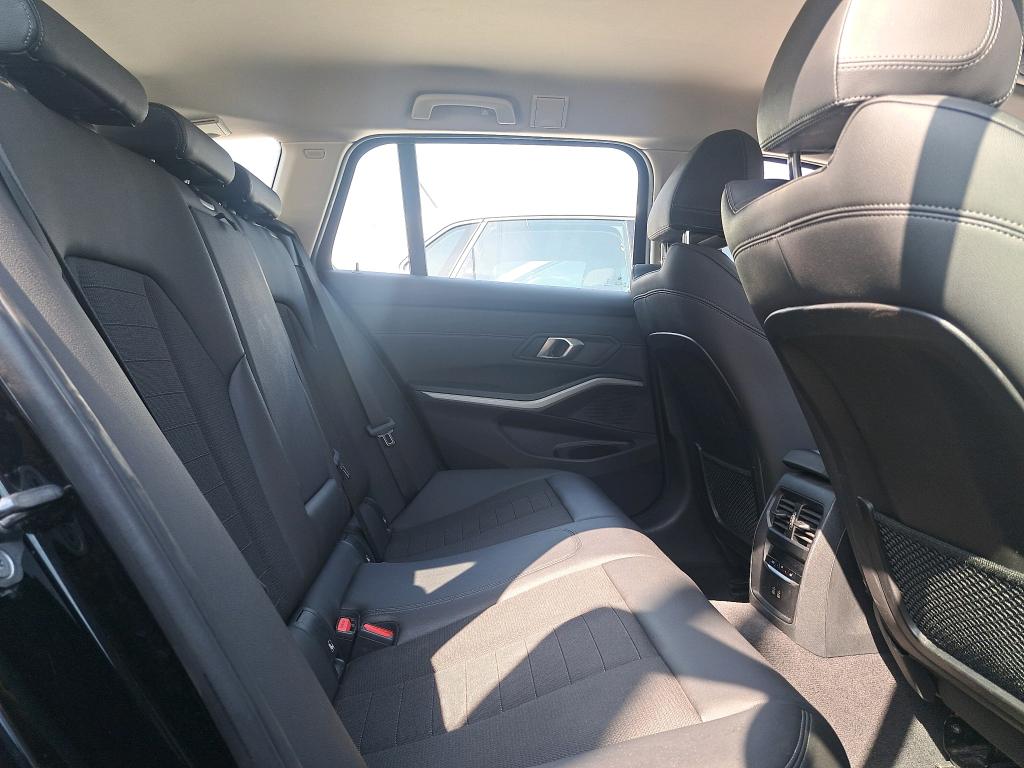 BMW SERIE 3 TOURING G21 LCI 318d 150 ch BVA8 Business Design 2023