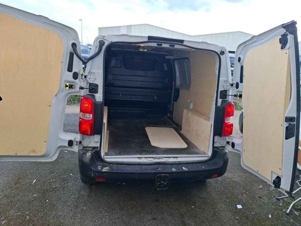 PEUGEOT EXPERT FGN TOLE M BLUEHDI 145 S&S EAT8 2023