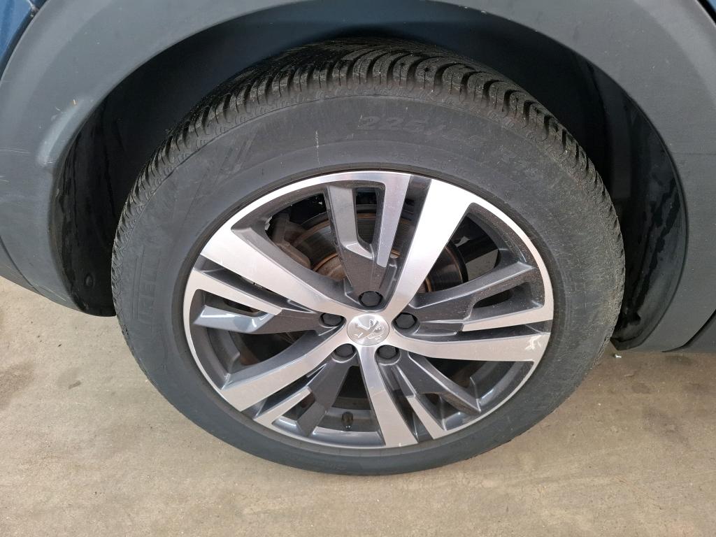 PEUGEOT 3008 Hybrid 225 e-EAT8 Active Pack 2023