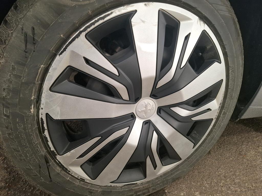 PEUGEOT 208) 208 BlueHDi 100 S&S BVM6 Active Pack 2023