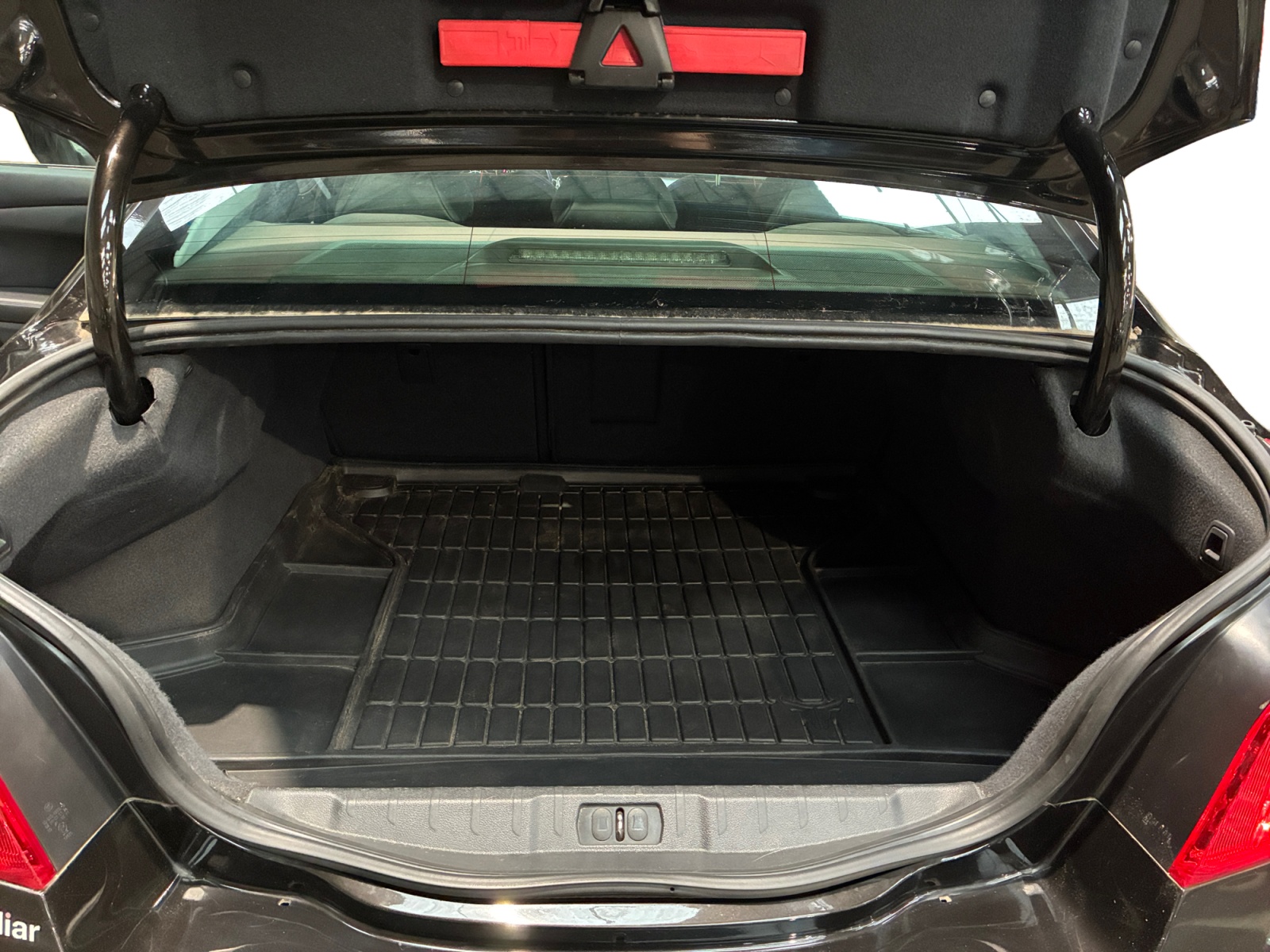 PEUGEOT 508 2.2 HDi 204ch FAP BVA6 GT A 2011