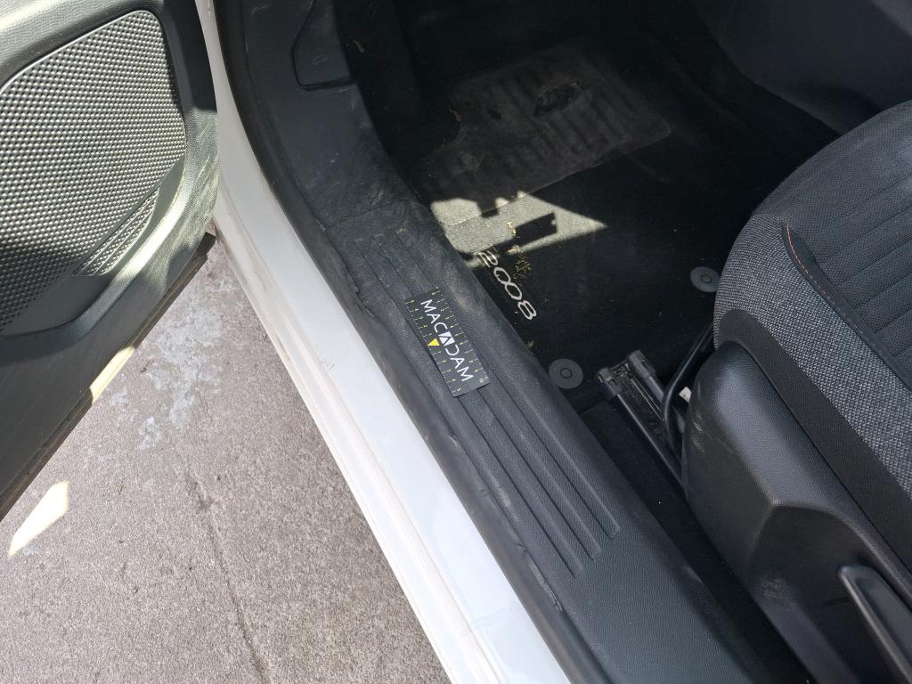 PEUGEOT 2008 BlueHDi 110 S&S BVM6 Active Pack 2021