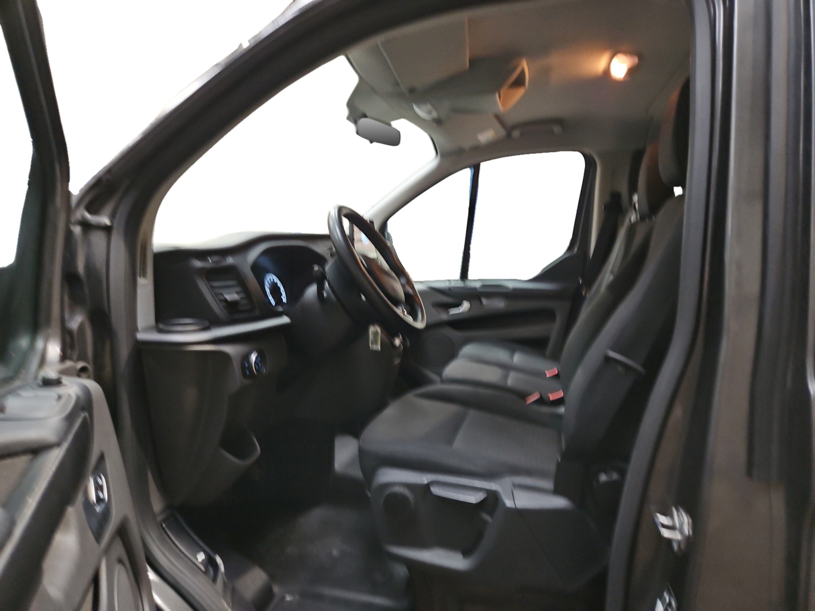 FORD TRANSIT Custom KOMBI 320 L2H1 2.0 EcoBlue 130 Trend Business 9pl 2023