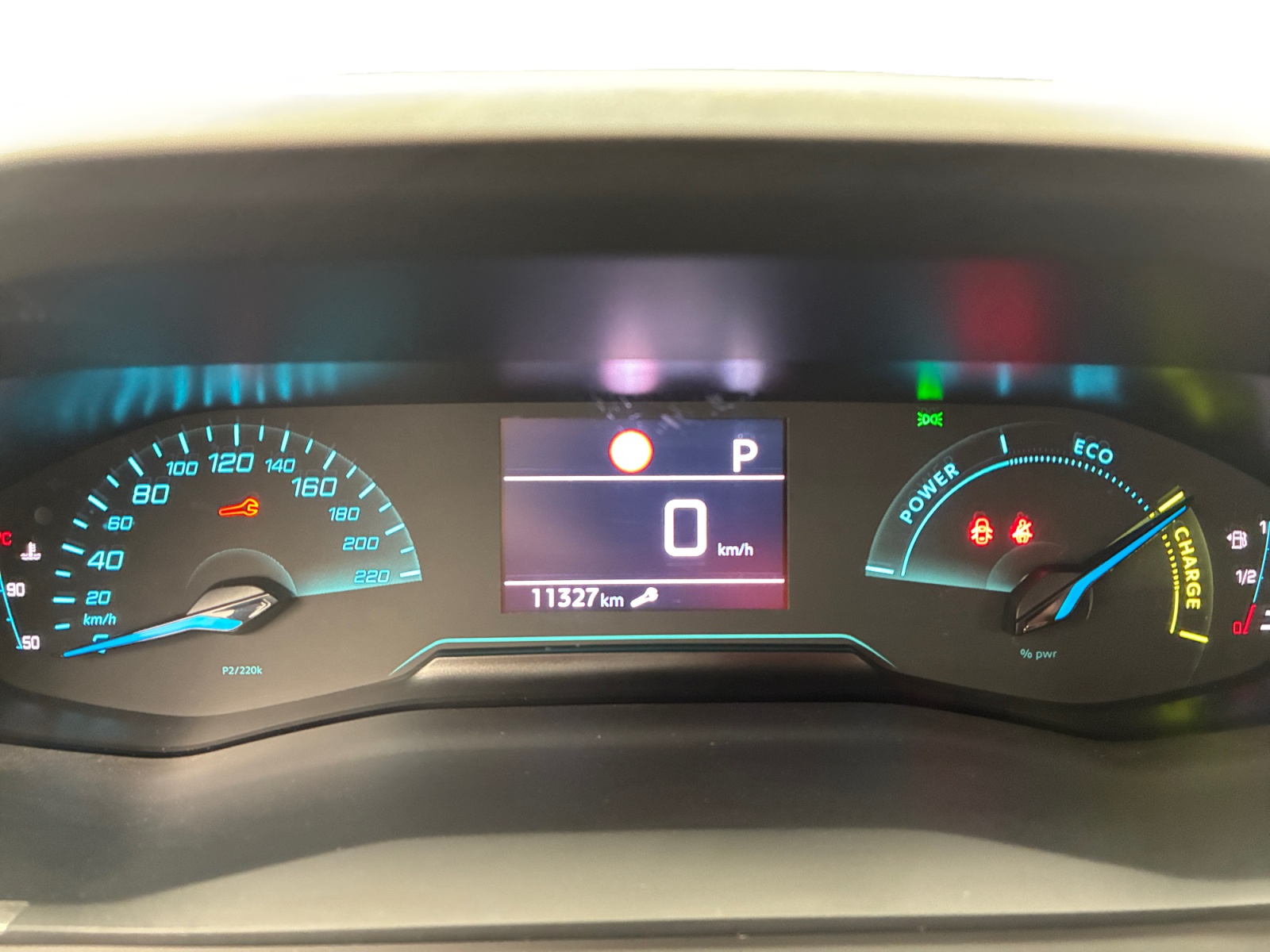PEUGEOT 2008 Hybrid 136 e-DCS6 Style 2025