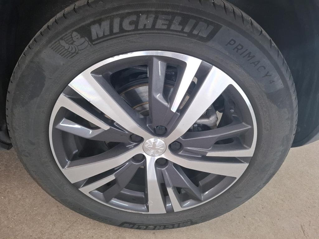 PEUGEOT 3008 Hybrid 225 e-EAT8 Roadtrip 2022