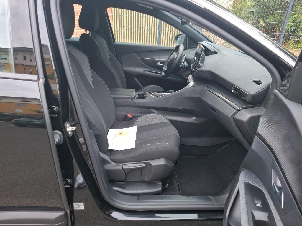 PEUGEOT 3008 Hybrid 225 e-EAT8 Active Pack 2023