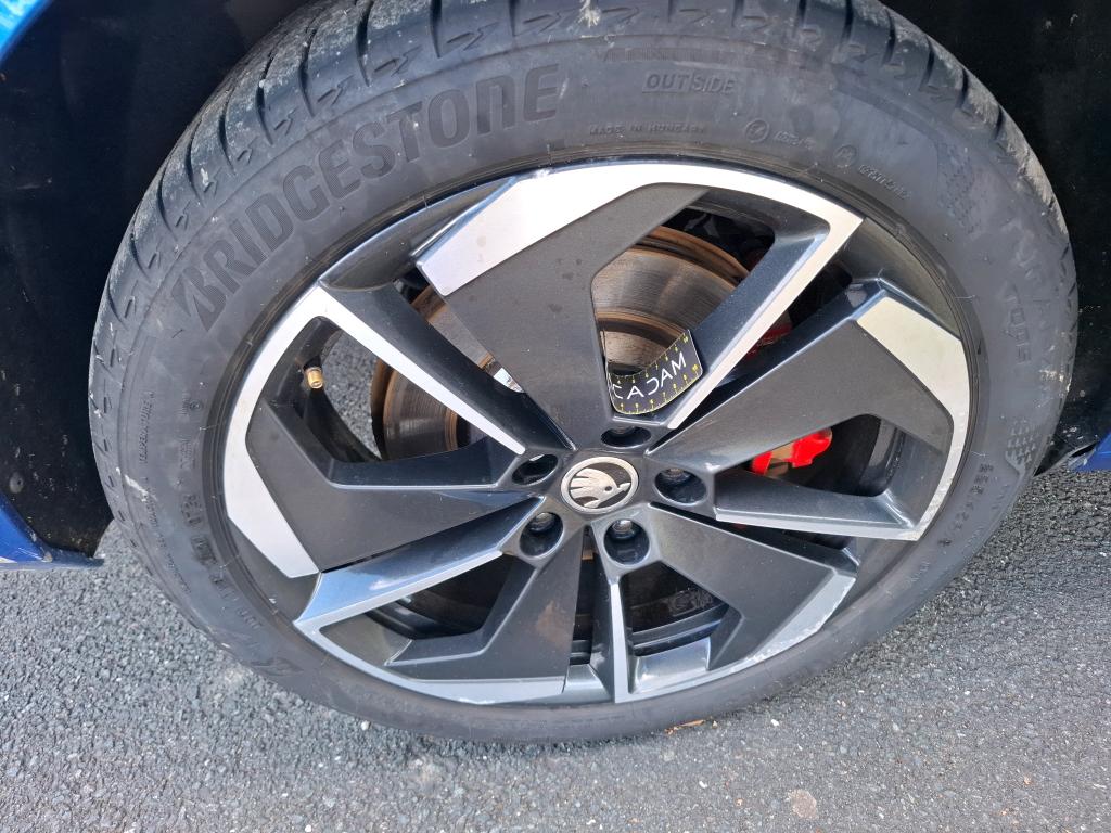 SKODA OCTAVIA COMBI 1.4 TSI PHEV iV 245 ch DSG6e RS 2021