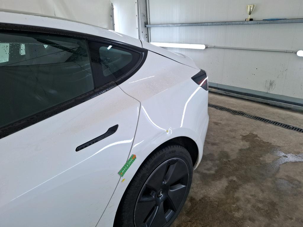 TESLA  2023