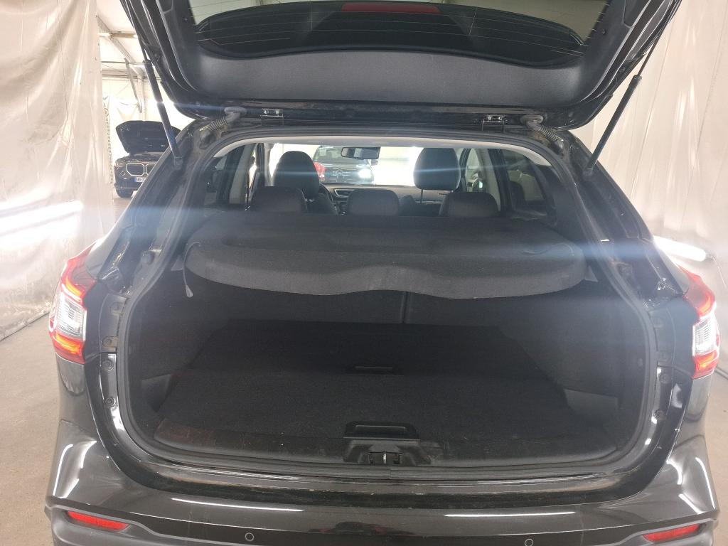NISSAN  2019