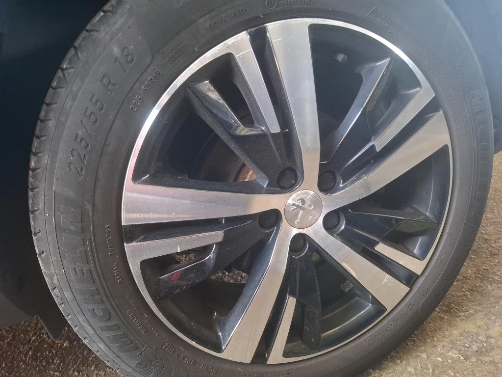 PEUGEOT 5008 BlueHDi 130ch S&S EAT8 GT 2022