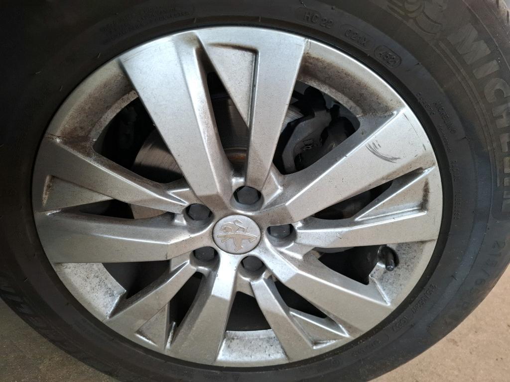 PEUGEOT 5008 PureTech 130ch S&S EAT8 Active Pack 2021