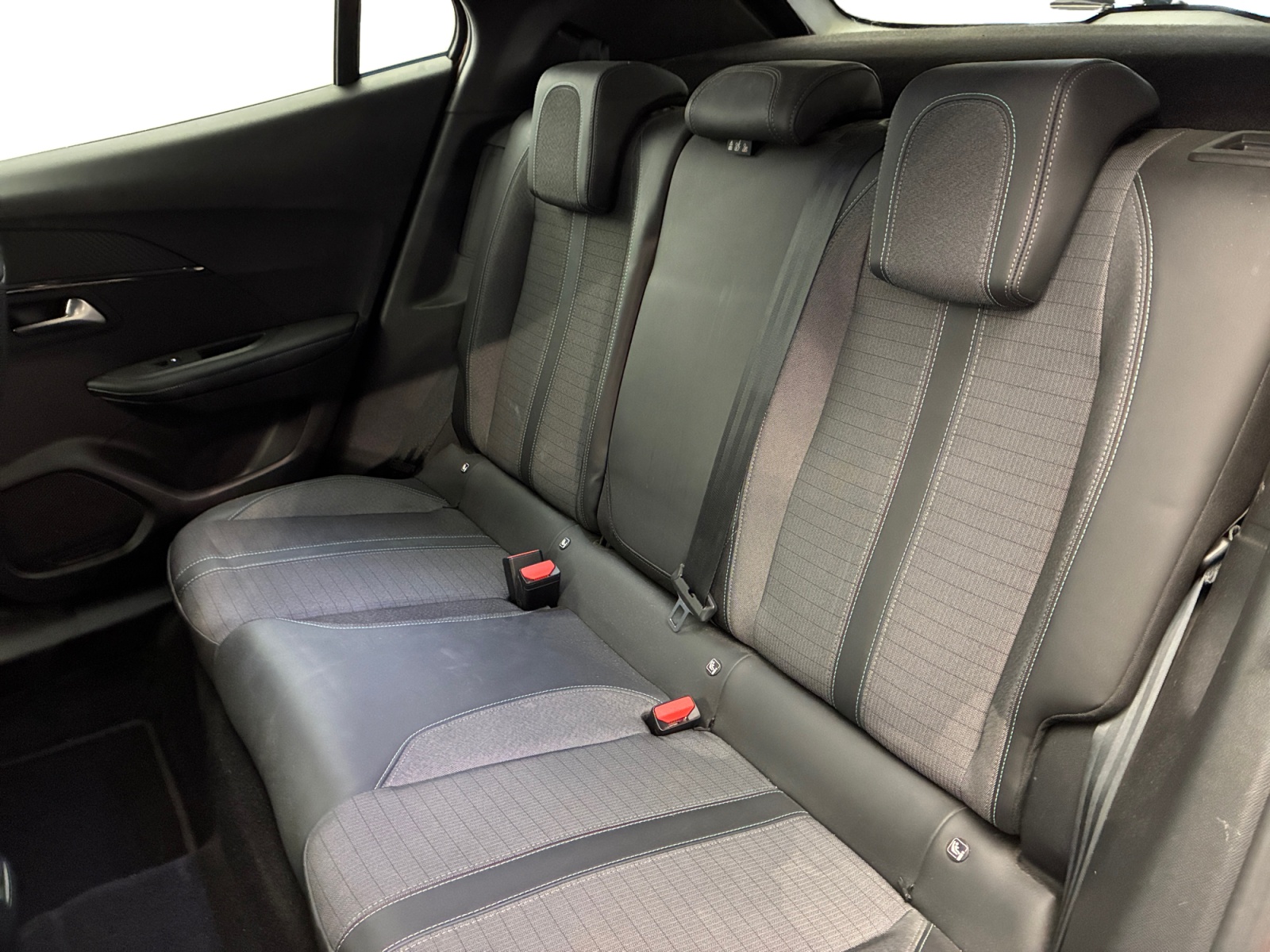 PEUGEOT 2008 Electrique 136 ch Allure 2021