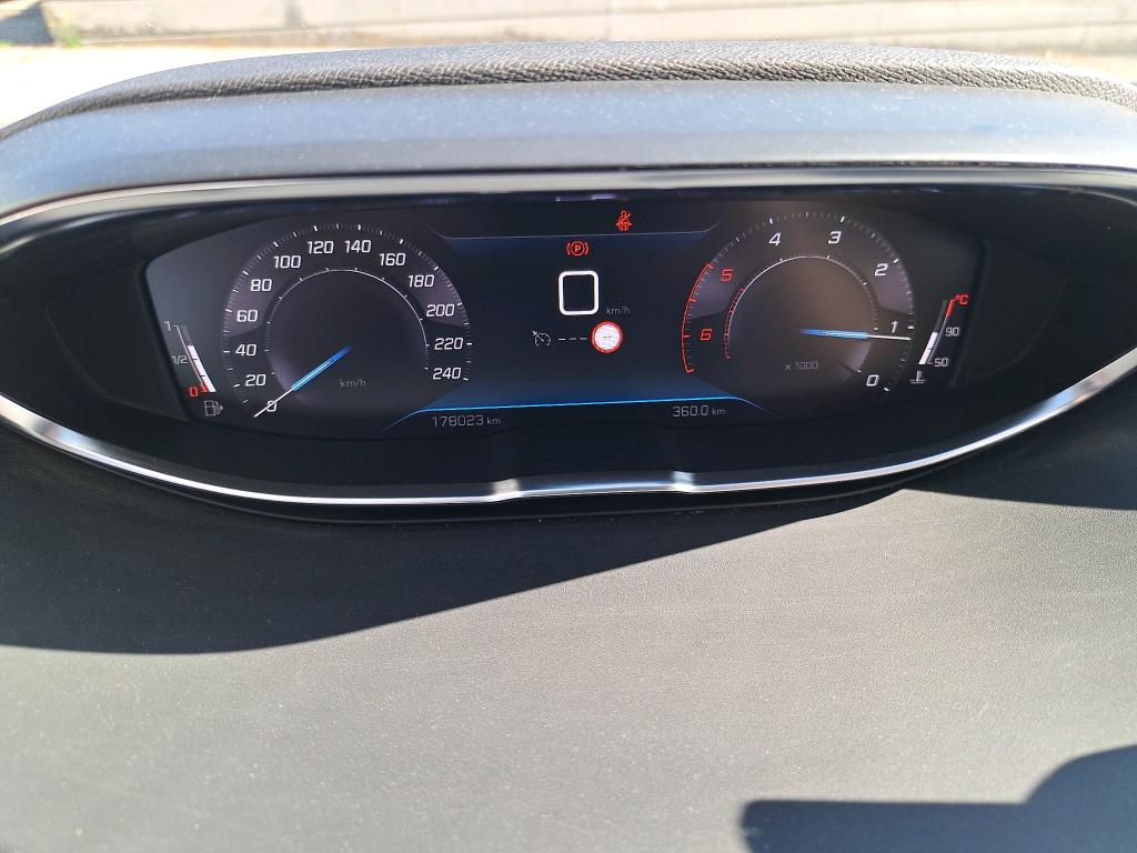 PEUGEOT 5008 BlueHDi 130ch S&S BVM6 Active Pack 7 places 2022