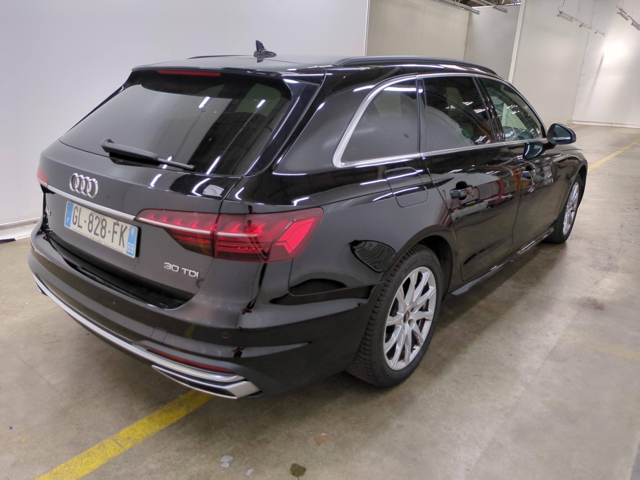 AUDI A4 AVANT 30 TDI 136 S tronic 7 Business Line 2022