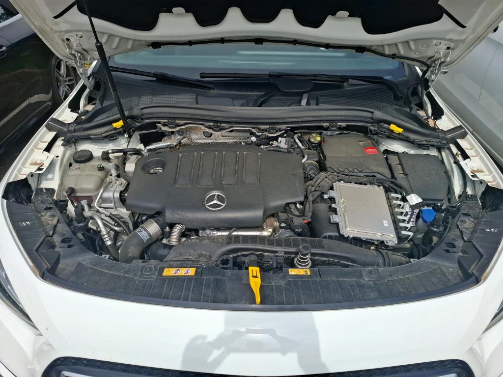 MERCEDES-BENZ GLA 200 d 8G-DCT AMG Line 2024