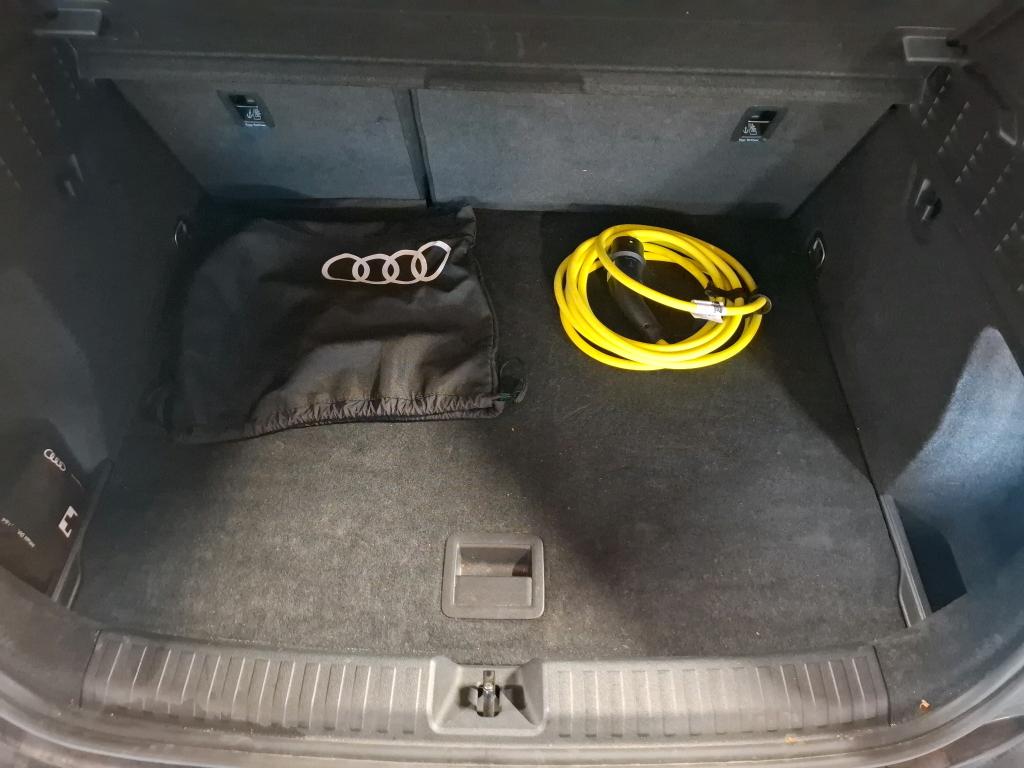 AUDI A3/S3 A3 SPORTBACK 40 TFSIe 204 S tronic 6 Business line 2023