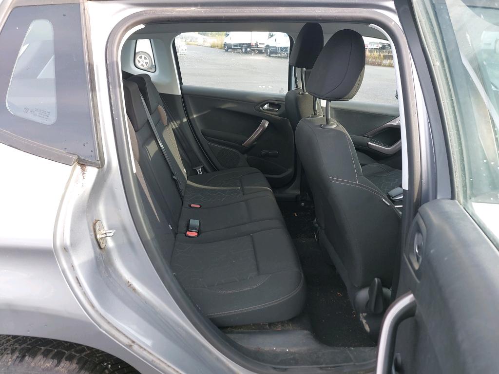 PEUGEOT 2008 1.6 e-HDi 92ch FAP BVM5 Active 2015