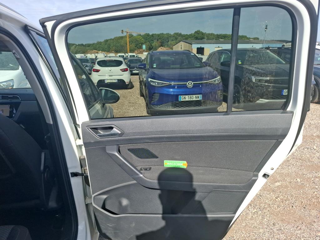 VOLKSWAGEN TOURAN BUSINESS 2.0 TDI 150 DSG7 5pl Life 2022