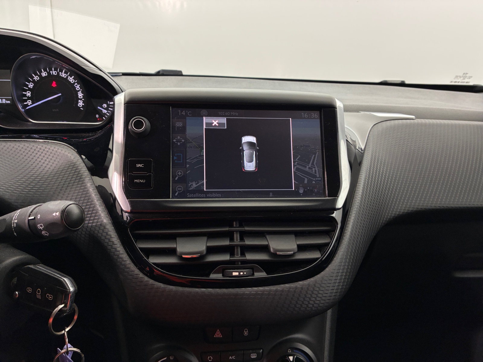 PEUGEOT 2008 1.2 PureTech 110ch S&S BVM5 Urban Cross 2015