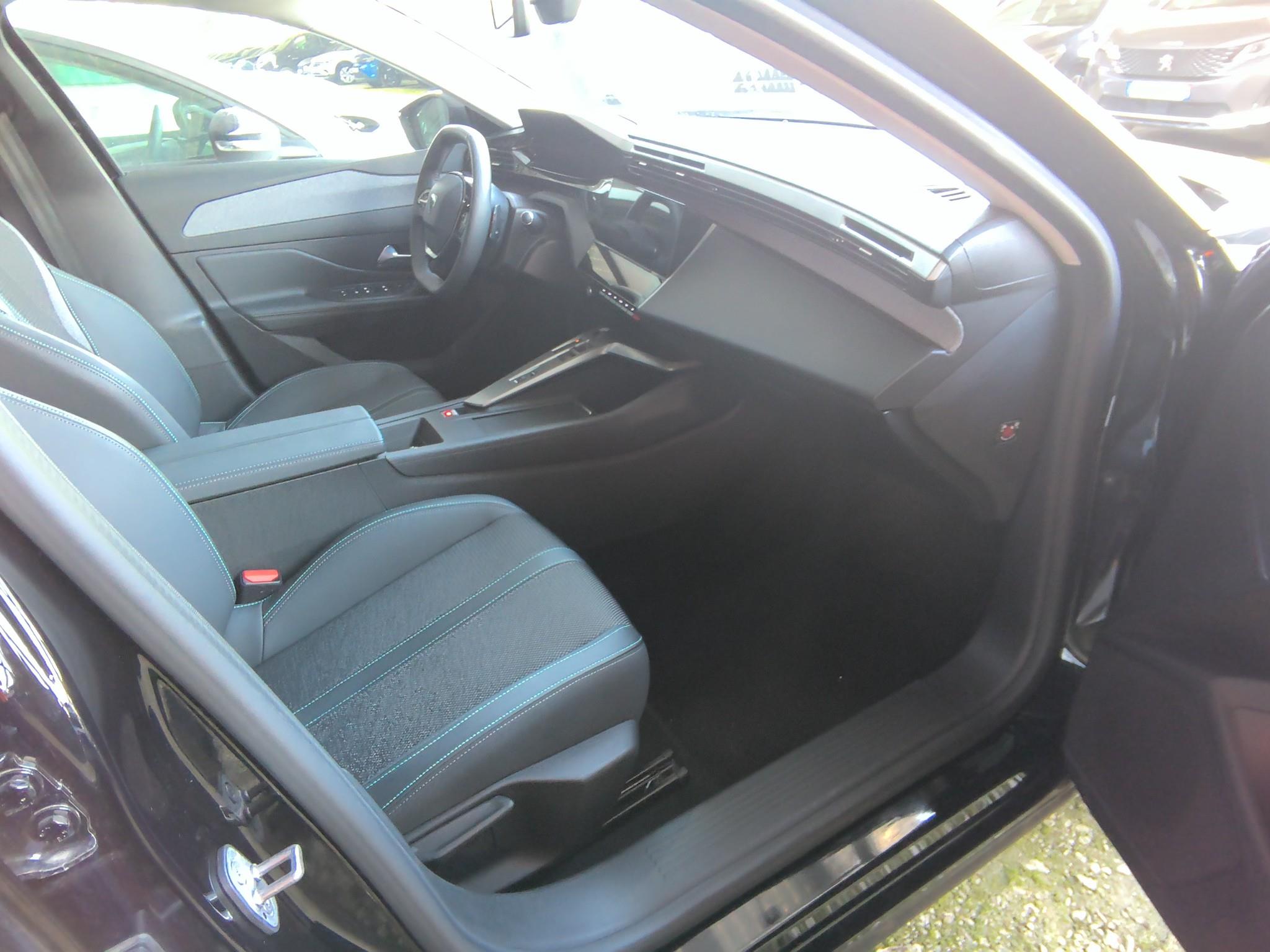 PEUGEOT 408 Hybrid 145 e-DCS6 Allure 2025